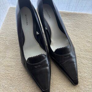 Merona 2 1/2 inch heels (Vintage) Chocolate Brown.